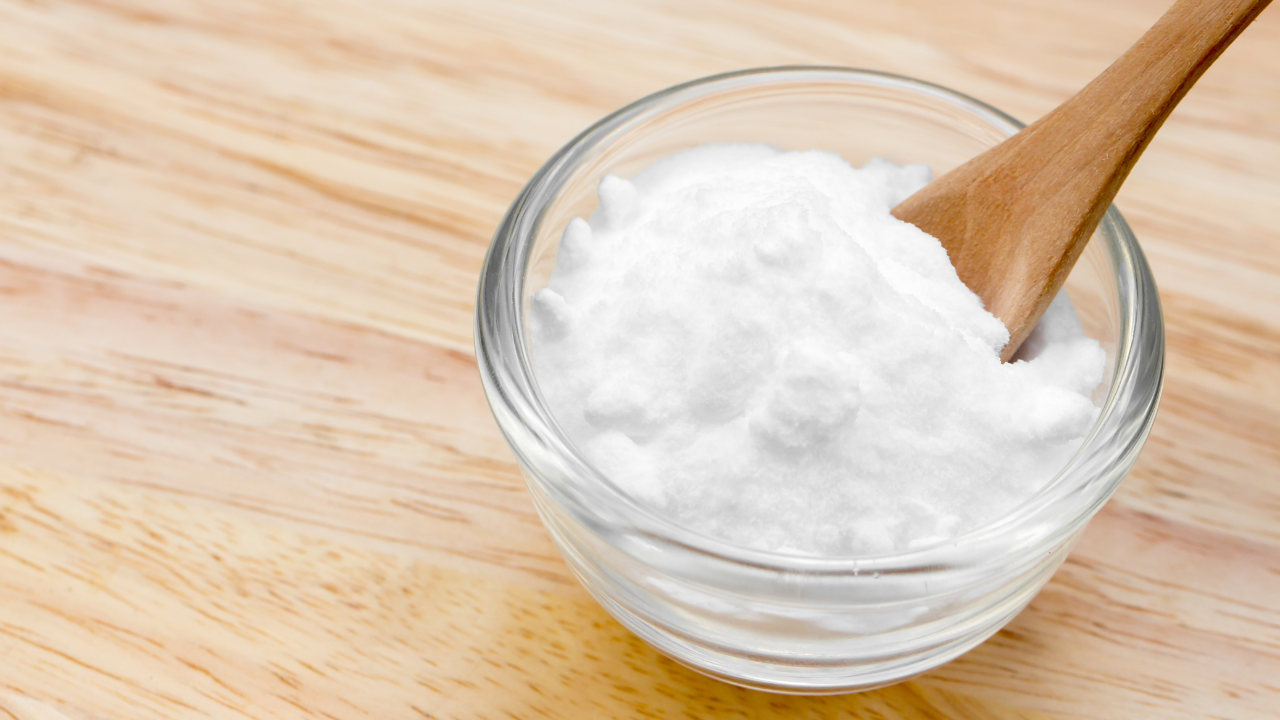 baking-soda-scrub