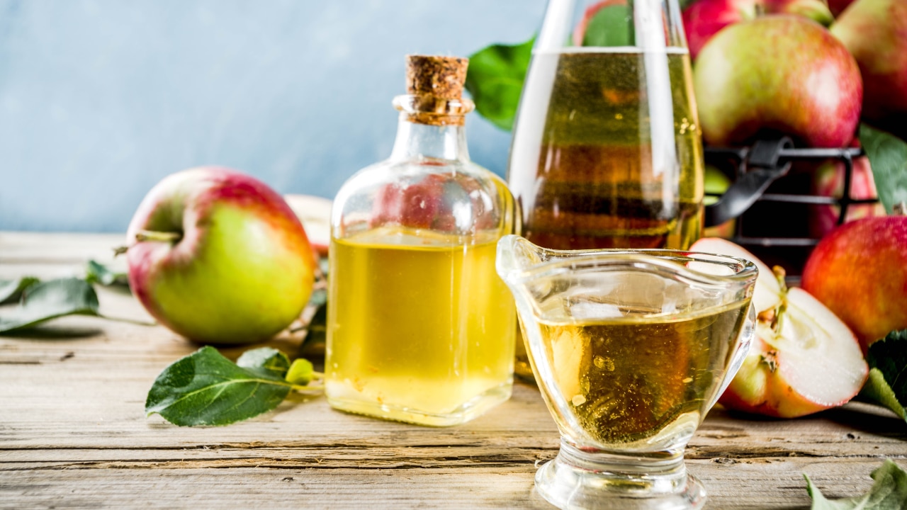 Apple Cider Vinegar (ACV) Rinse: