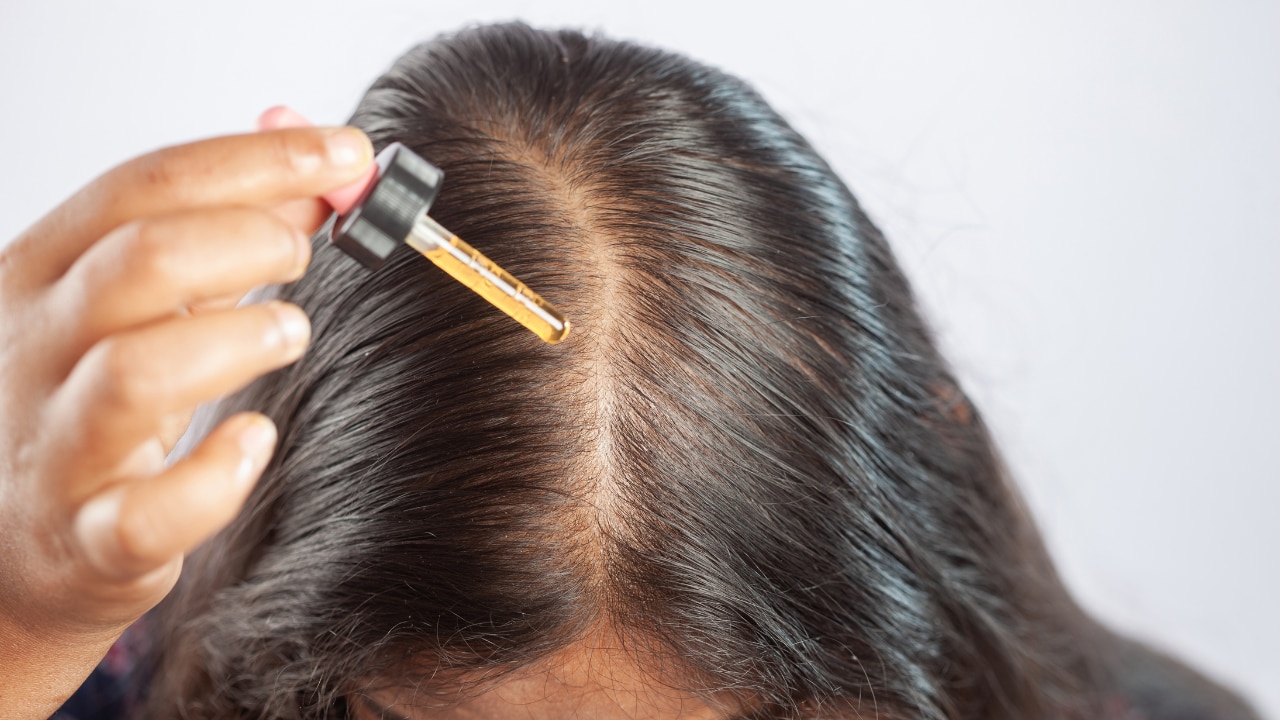 Indulekha Svetakutaja (Dandruff Treatment) Hair Oil:
