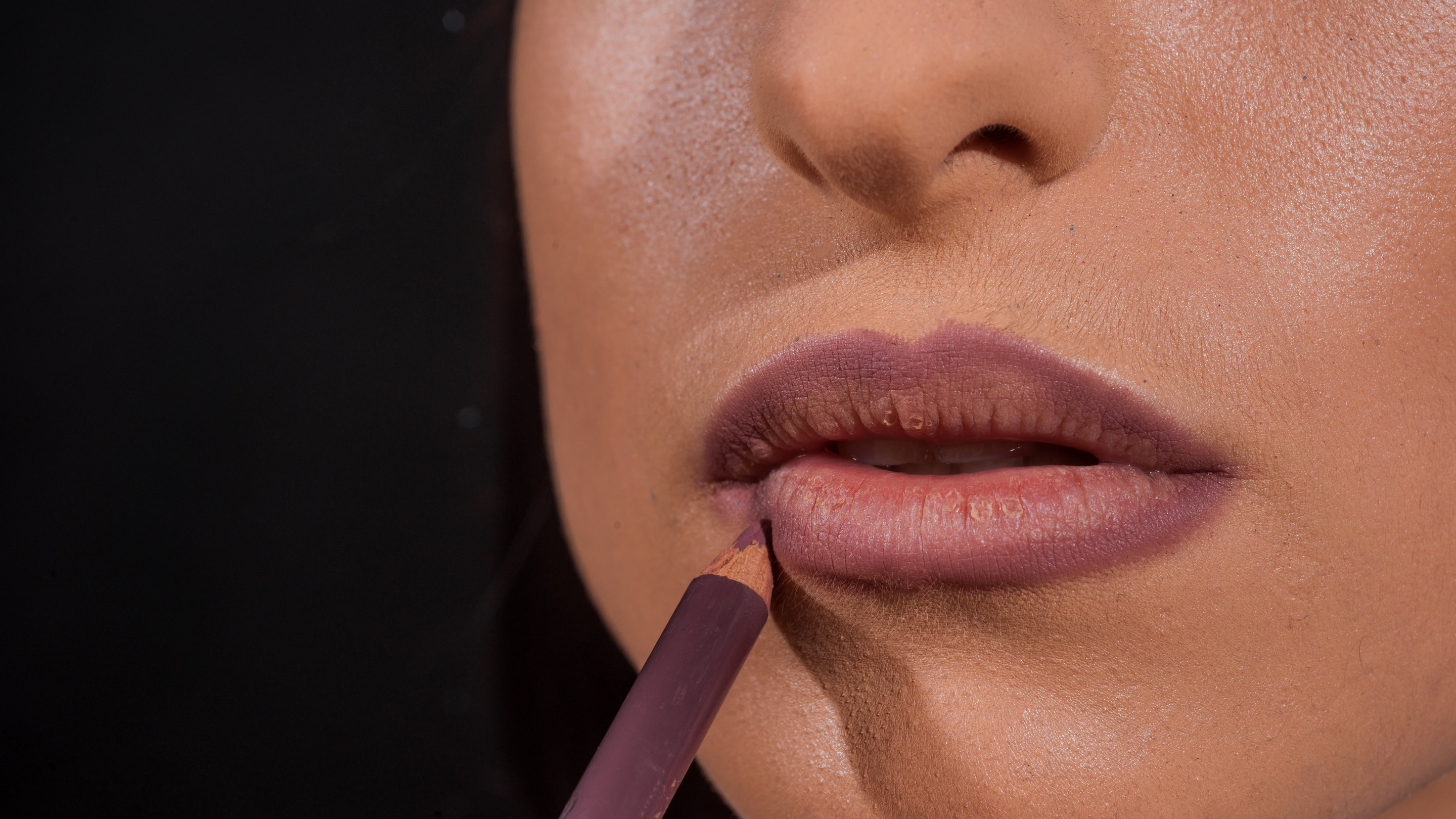 Benefits of Using Lip Liner