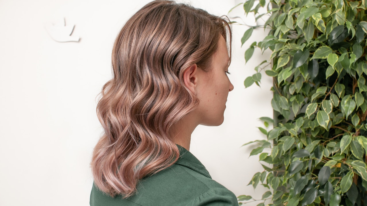 Soft Curled Lob with One-Side Pin