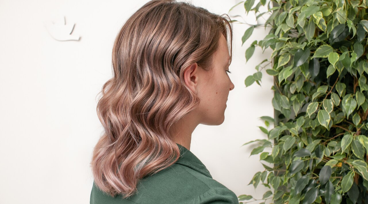 Soft Curled Lob with One-Side Pin