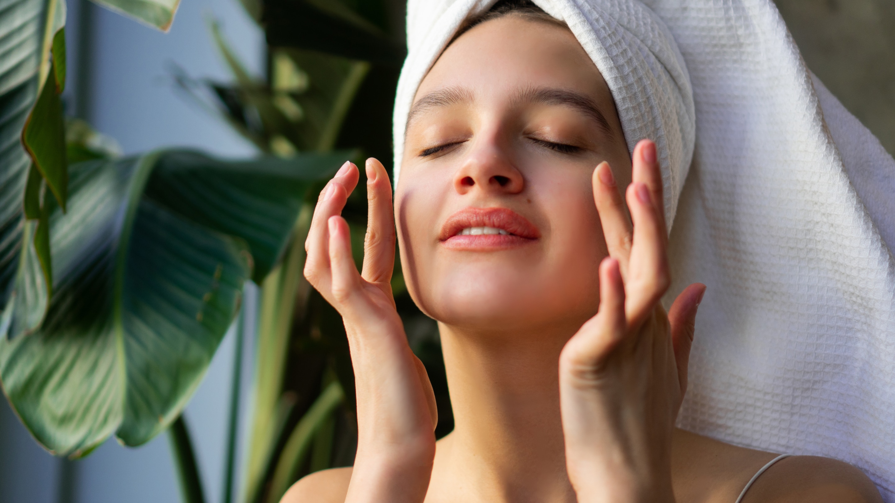 How Coconut Oil Pulling Improves Skin Health