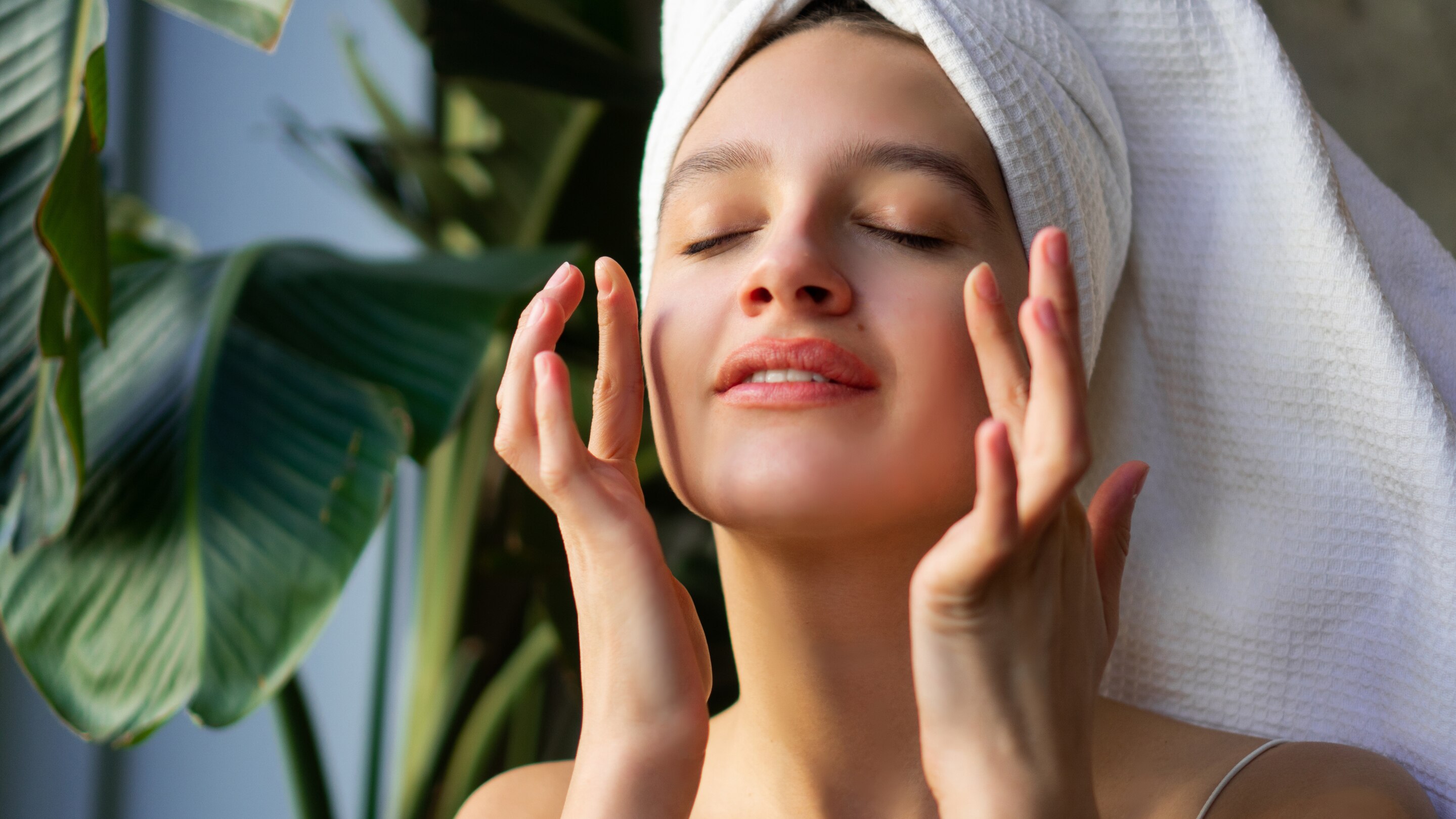 How Coconut Oil Pulling Improves Skin Health