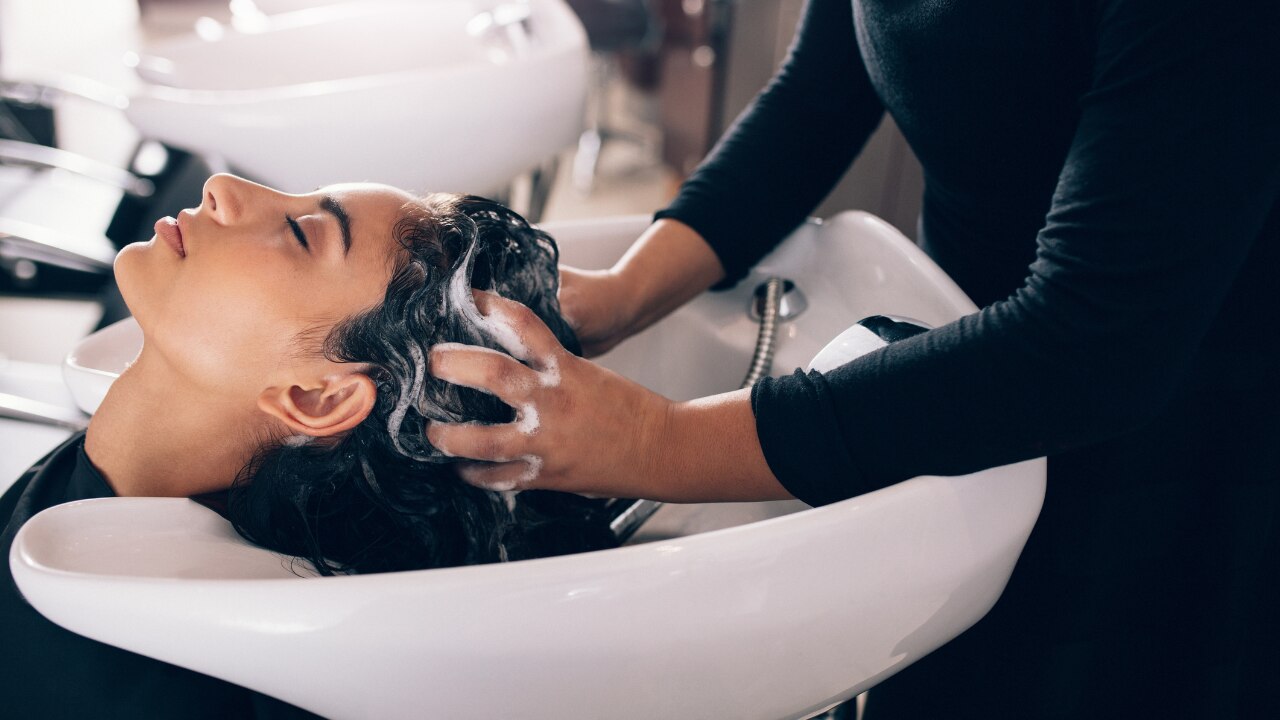 Expert Maintenance Tips for Medium Feather Cuts