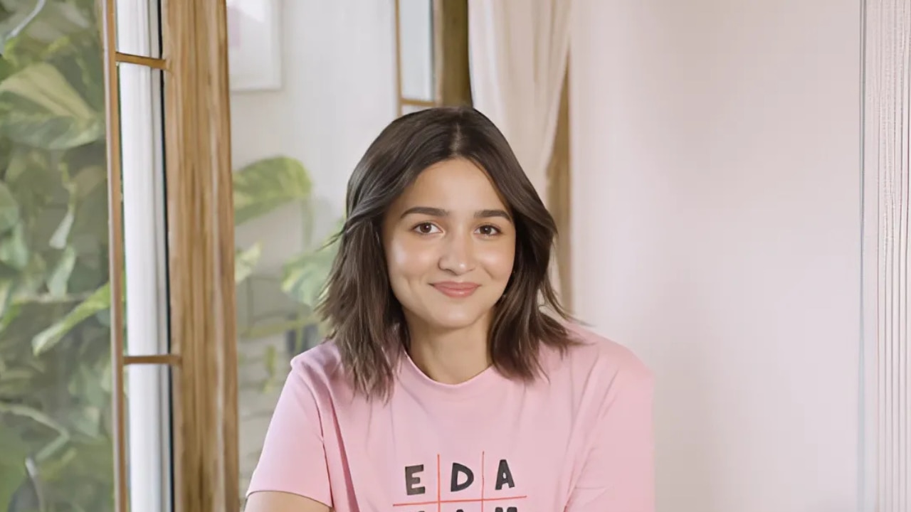 18. Feather Cut with Razor Ends