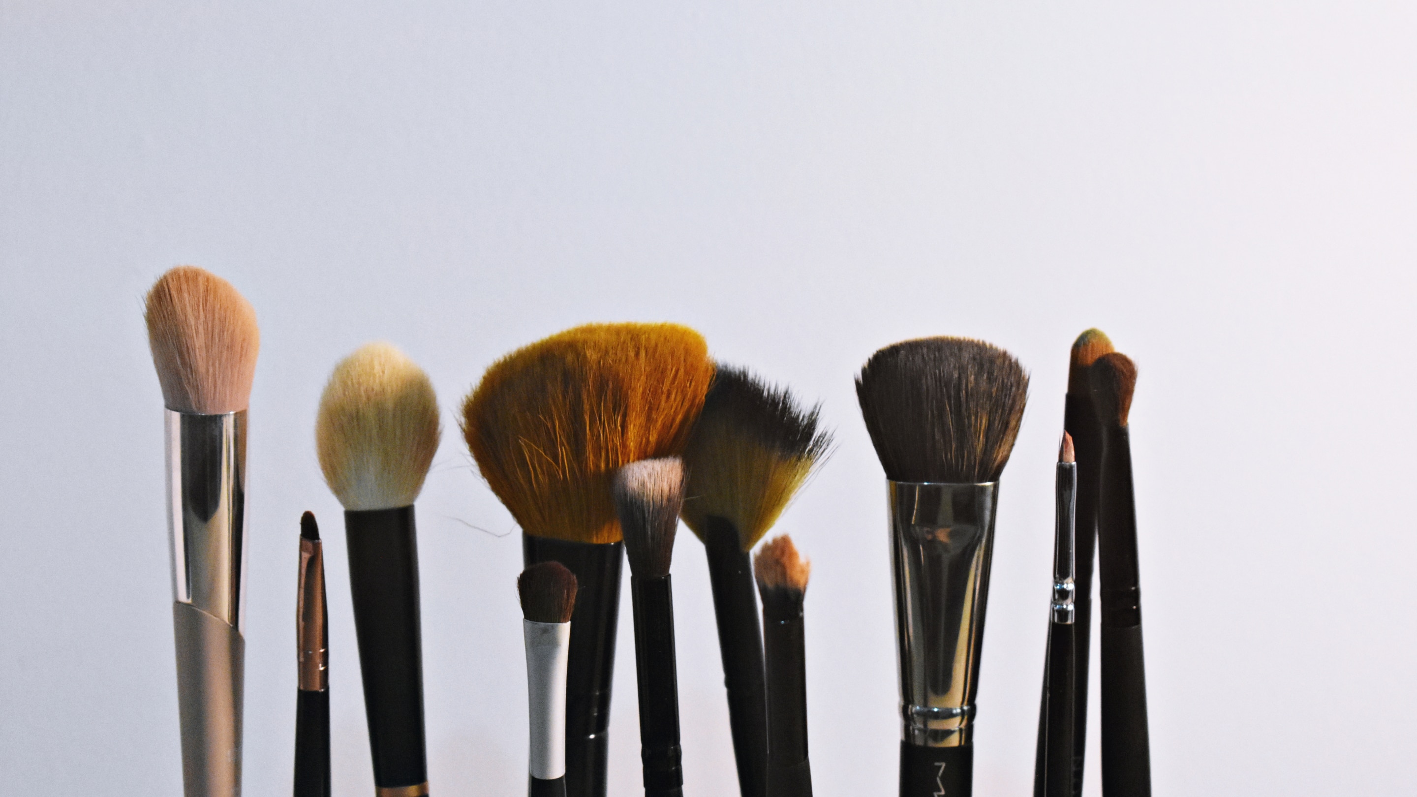 How to Choose the Right Brush Set