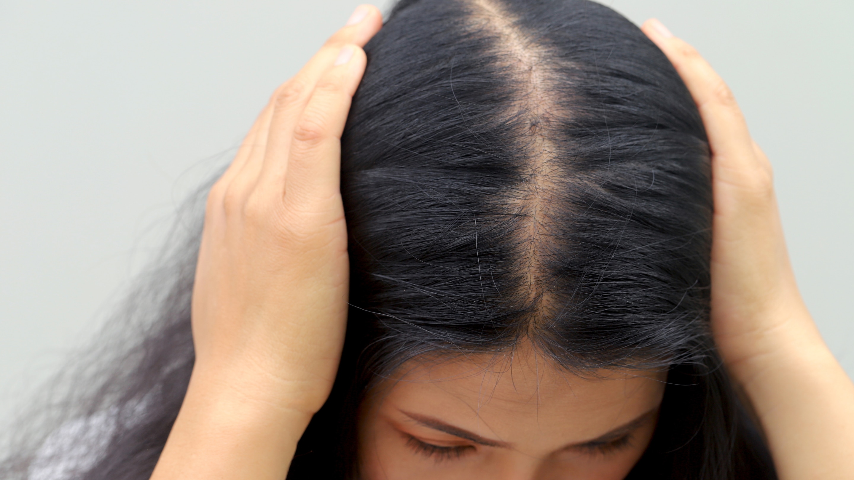 Delays Age-Related Hair Thinning