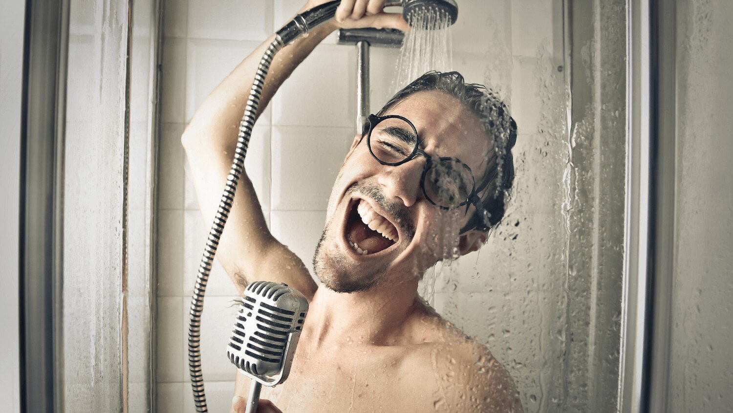 Man singing in his Everything shower