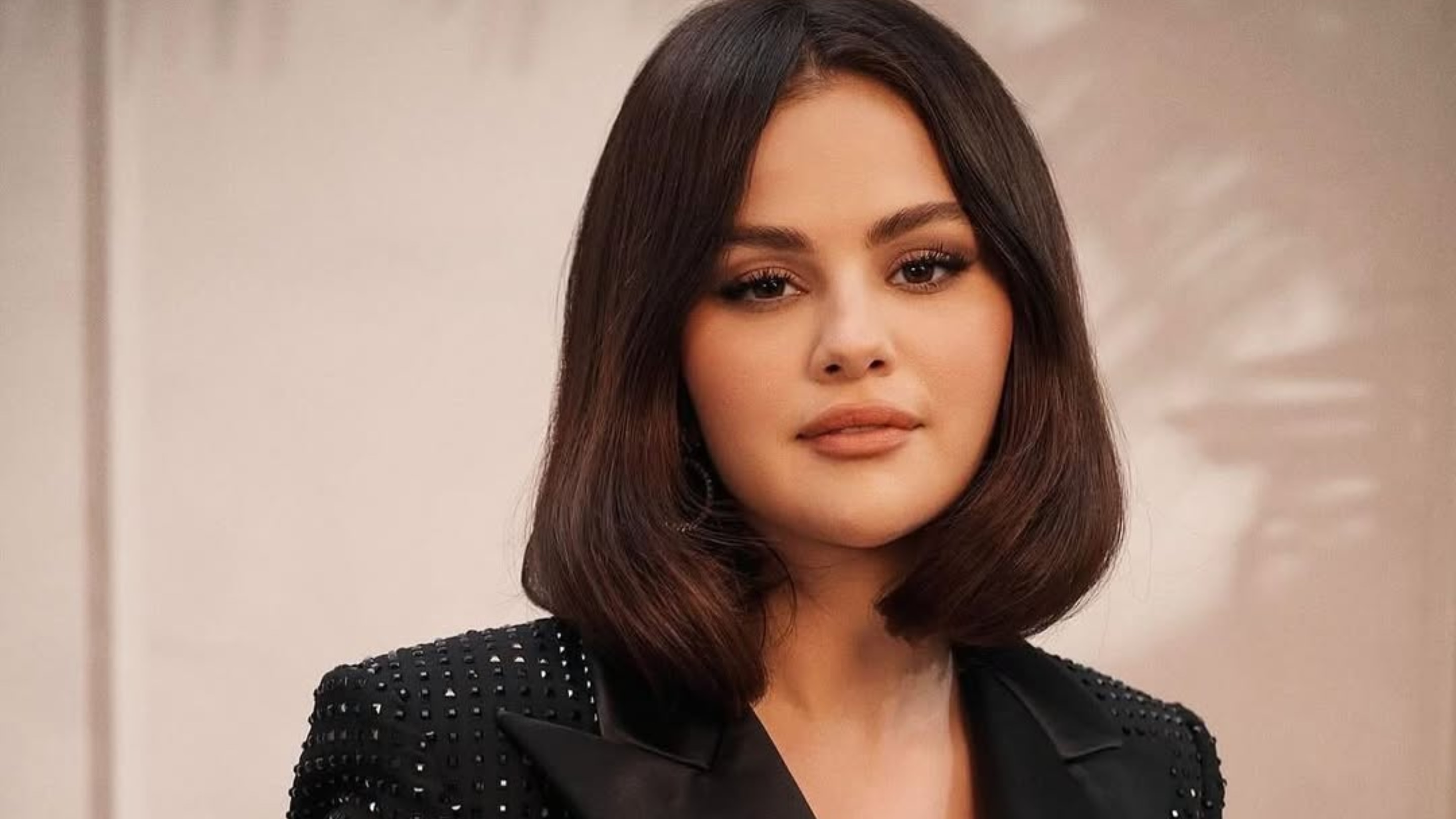 How to Choose a Short Haircut for Round Faces