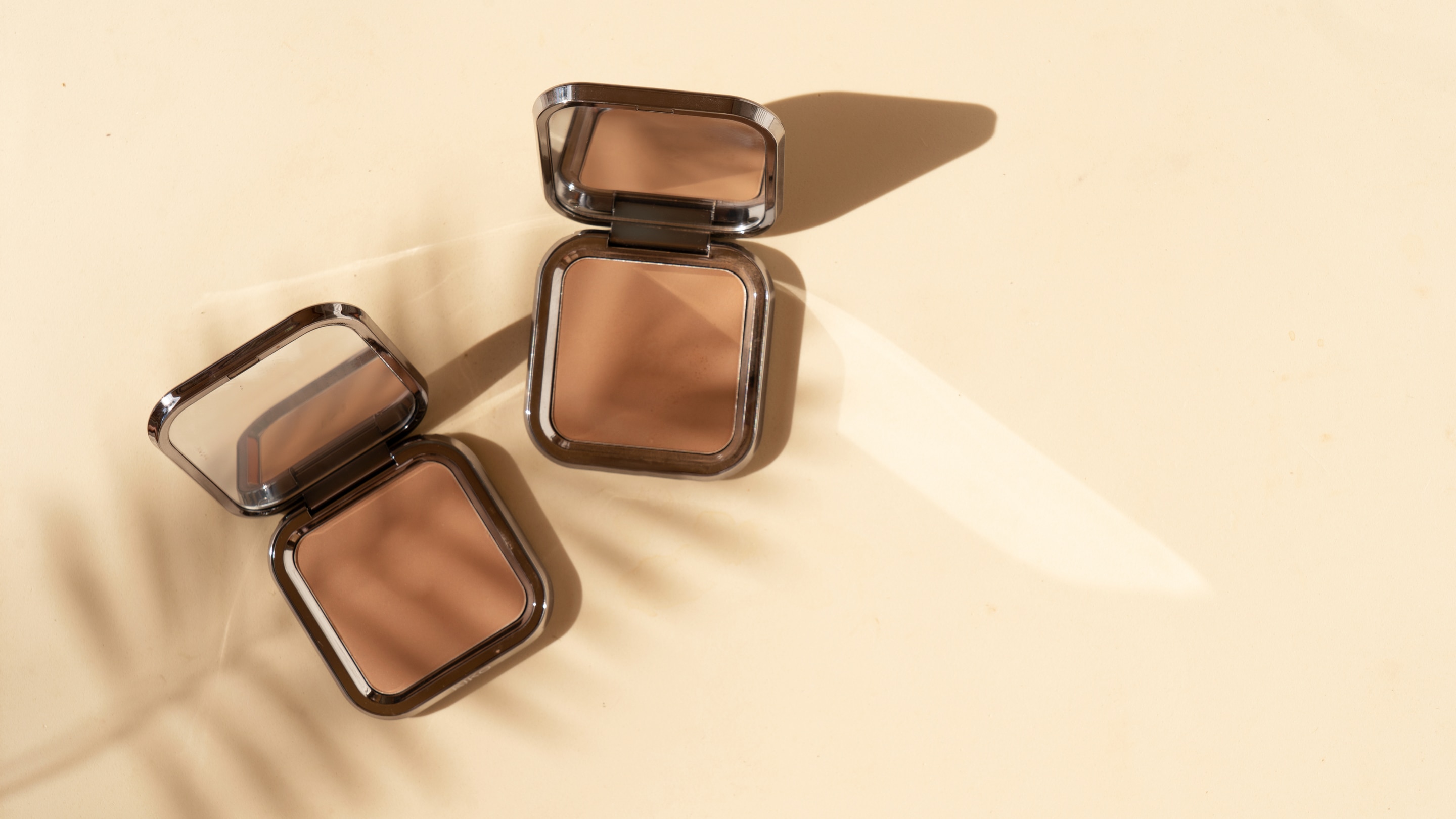 Bronzer vs Contour: Key Differences