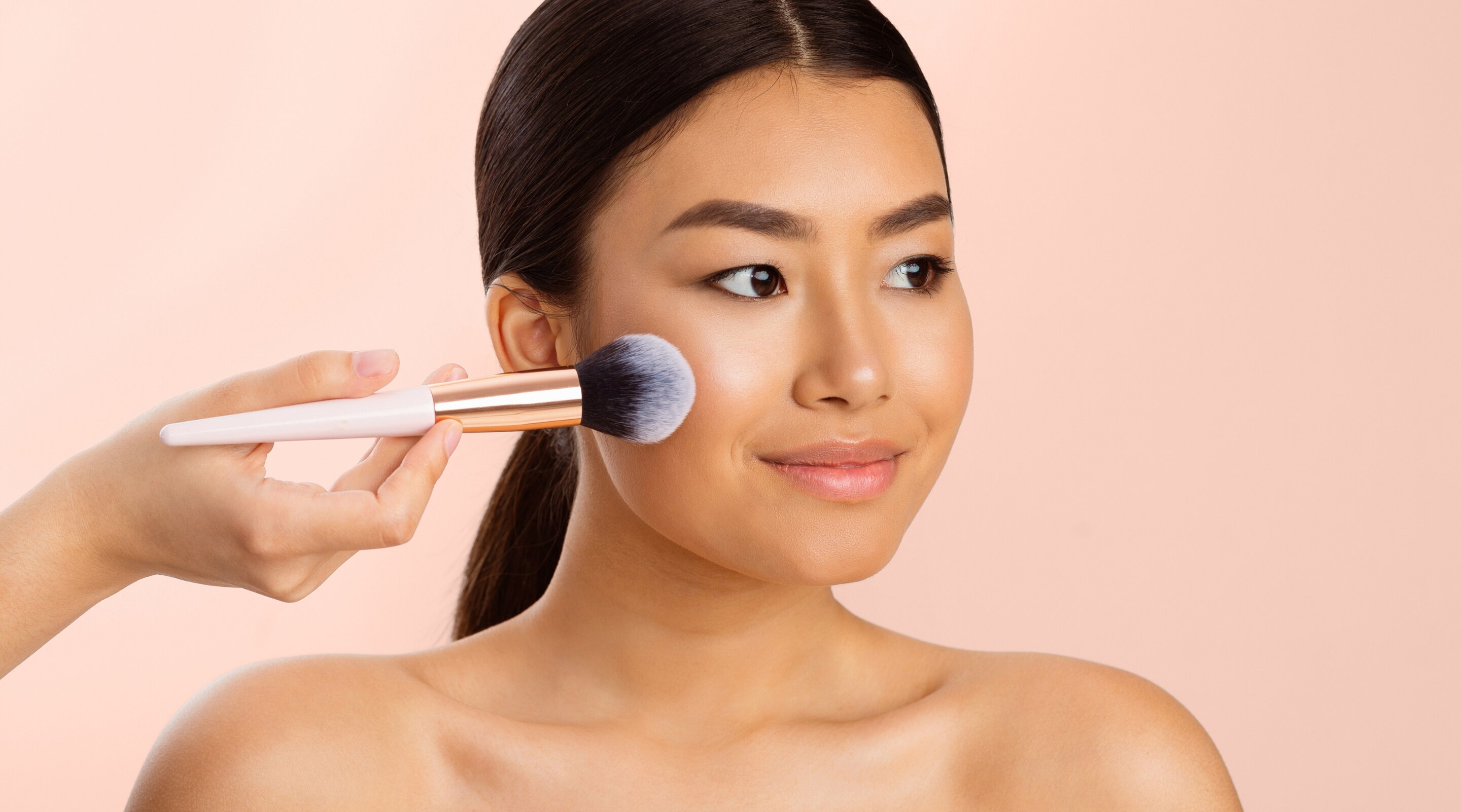 How to apply bronzer and contour correctly