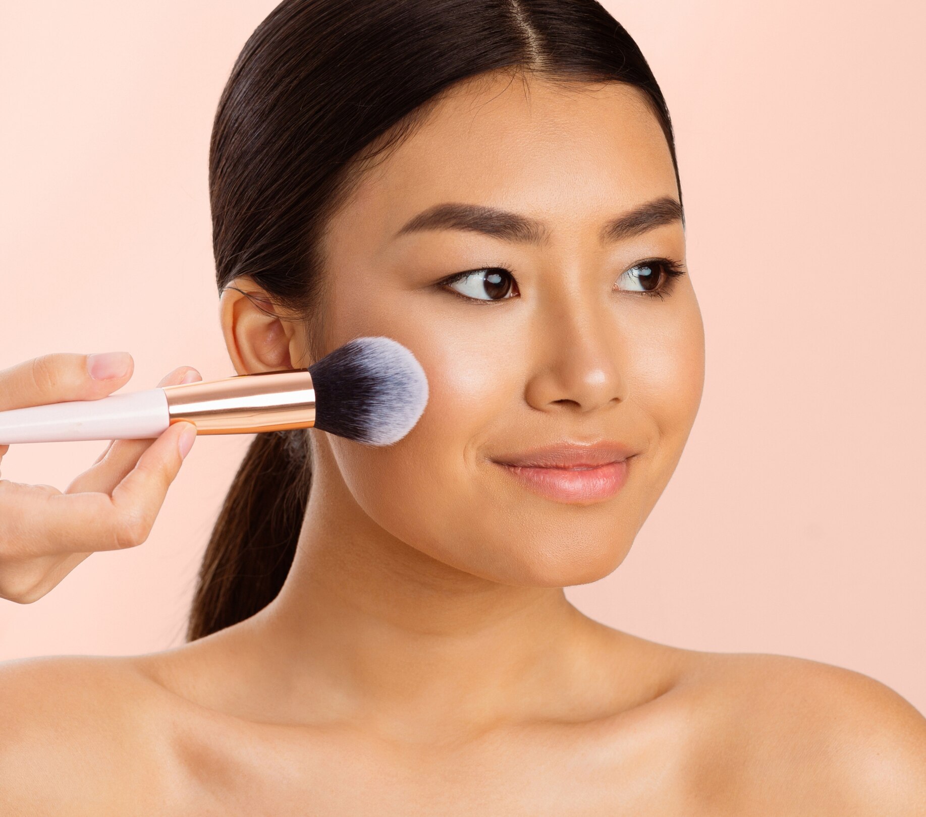 Image of Bronzer vs Contour: What’s the Real Difference?