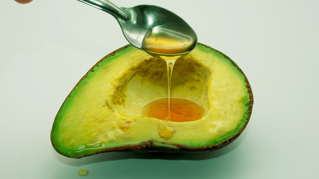4. Avocado and Honey Face Pack