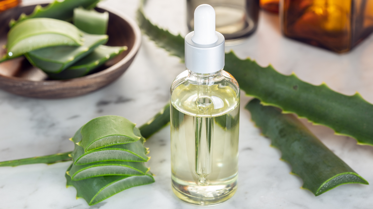 3. Aloe Vera and Coconut Oil Hydration Gel