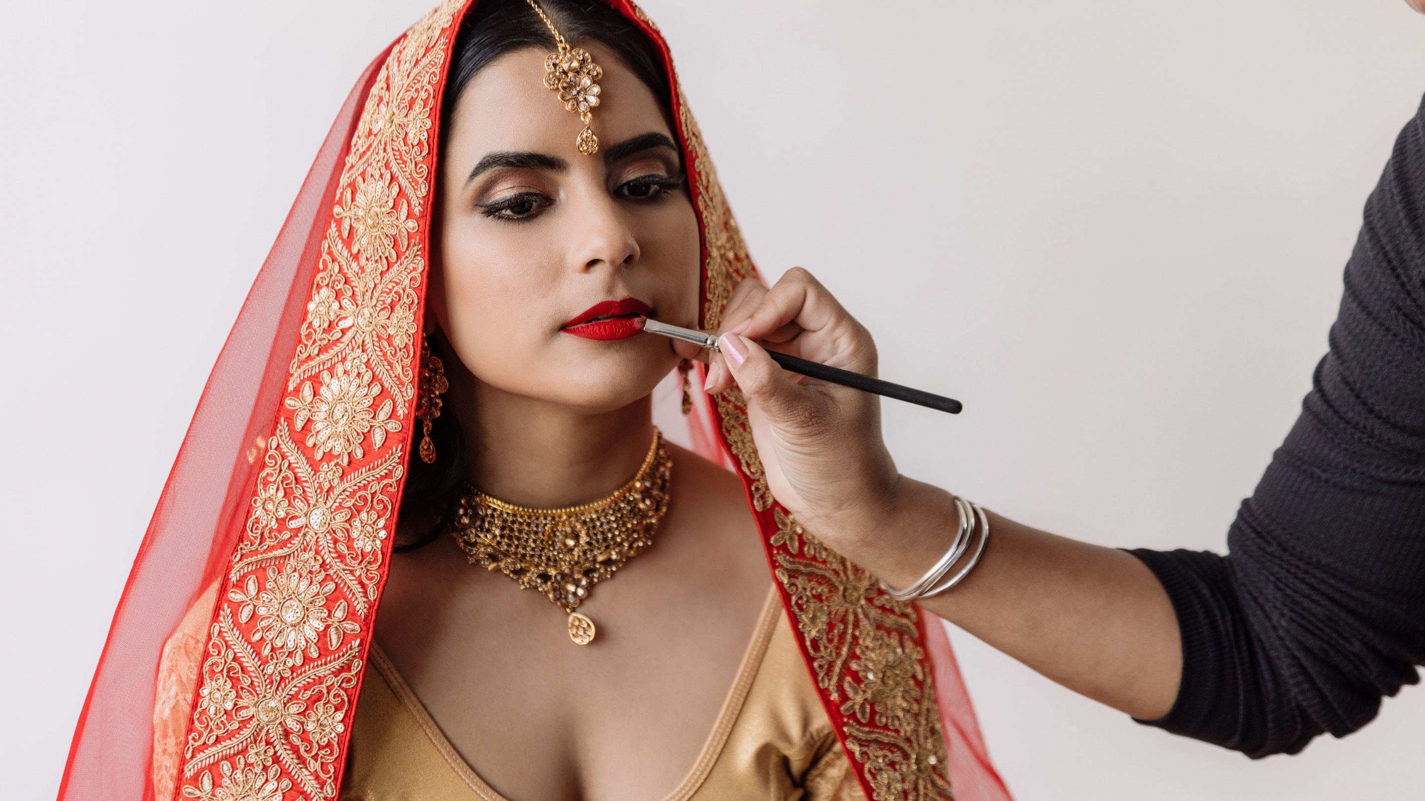 Expert Tips for Long-Lasting Bridal Makeup