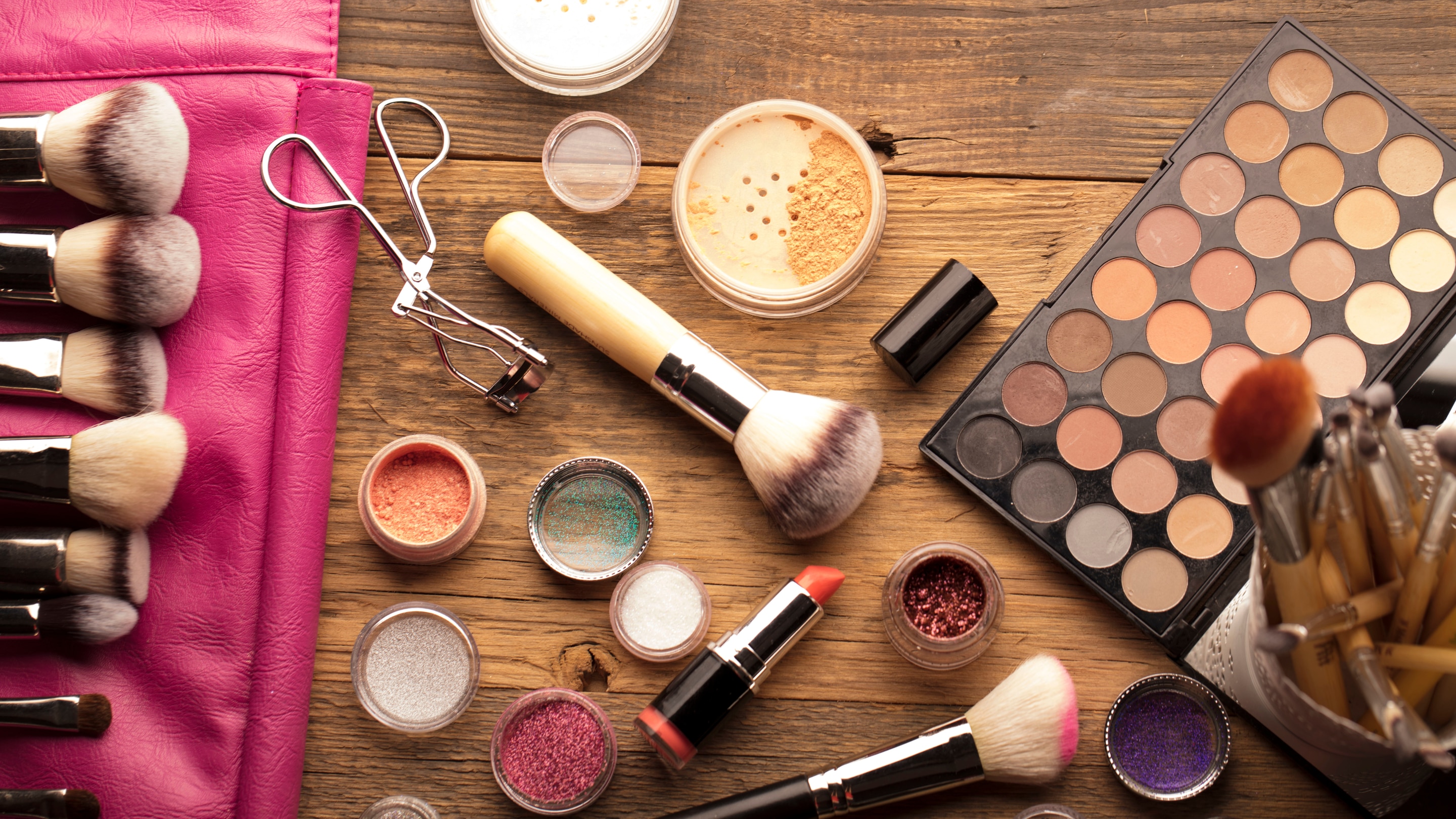 Why You Need a Bridal Makeup Kit