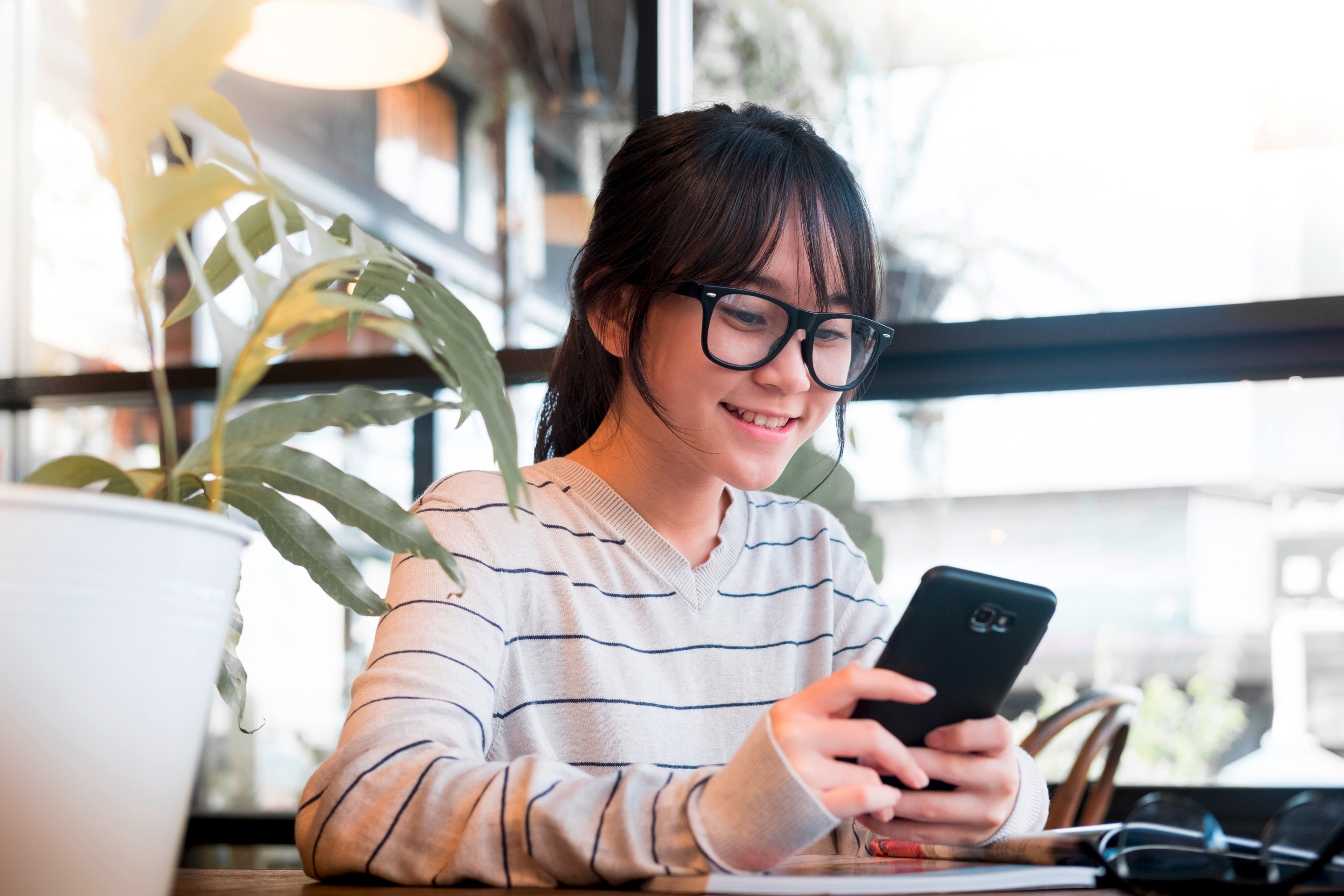 8 Things Teenage Girls Should Know About Social Media