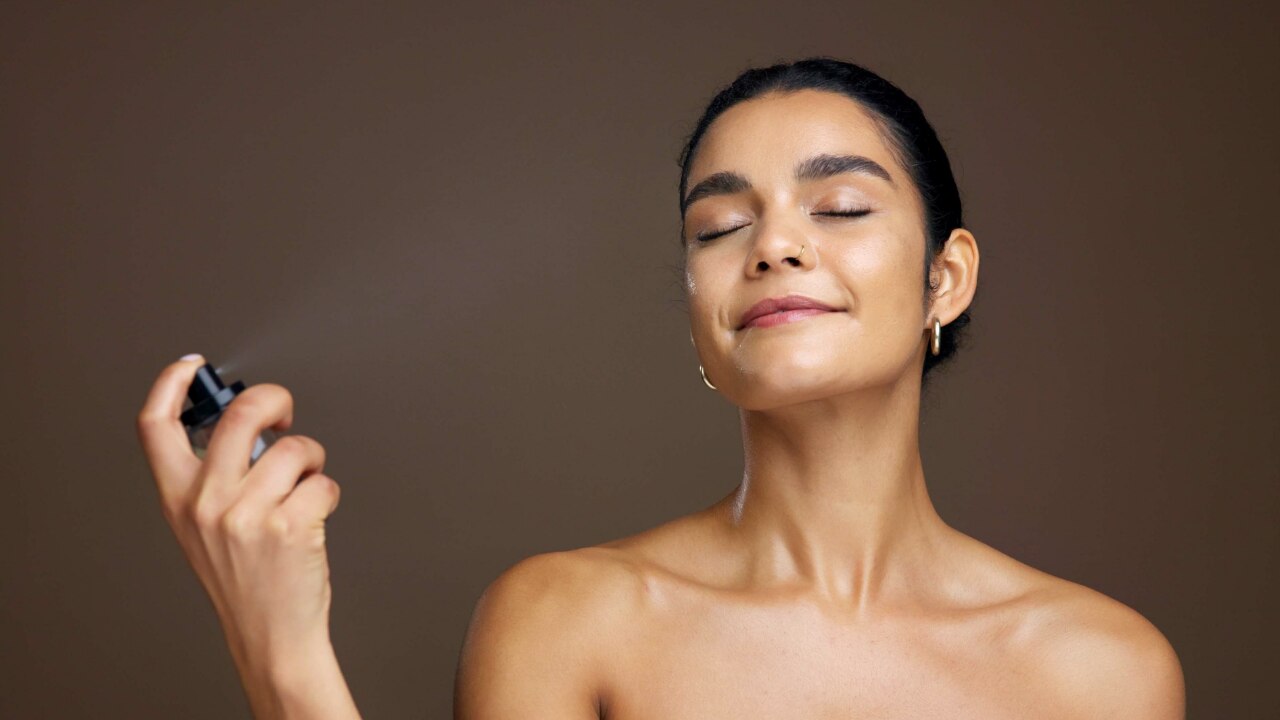 What Is a Makeup Fixer Spray?