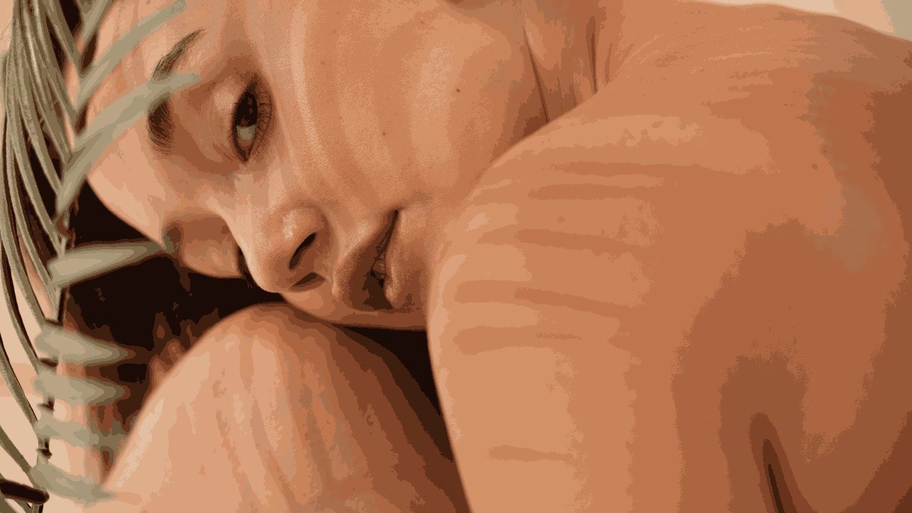 Expert Tips to Keep Your Skin Healthy & Glowing This Summer