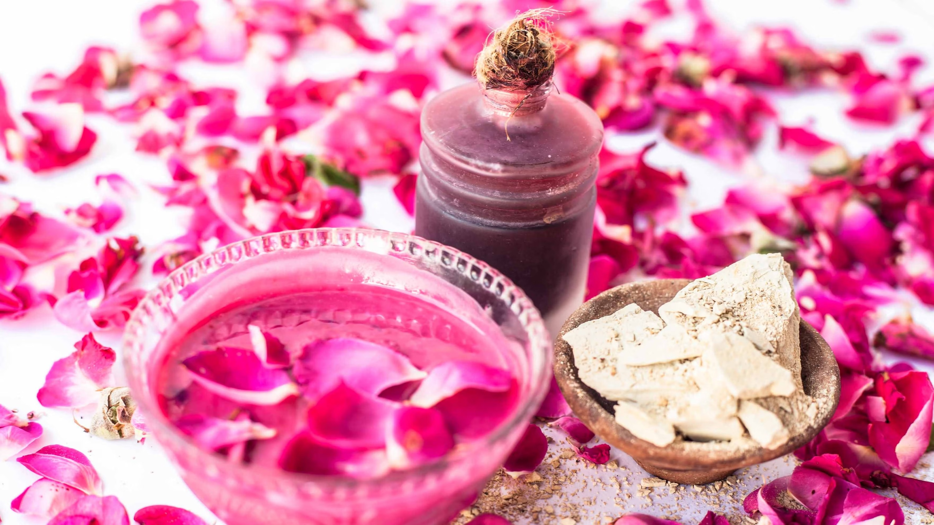 Rose Water + Multani Mitti (Fuller’s Earth) Pack for Oily Skin
