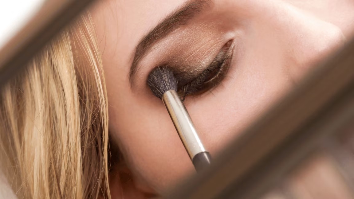 Countdown to 2025: 8 New Year’s Eve Makeup Looks That Will Steal The Spotlight