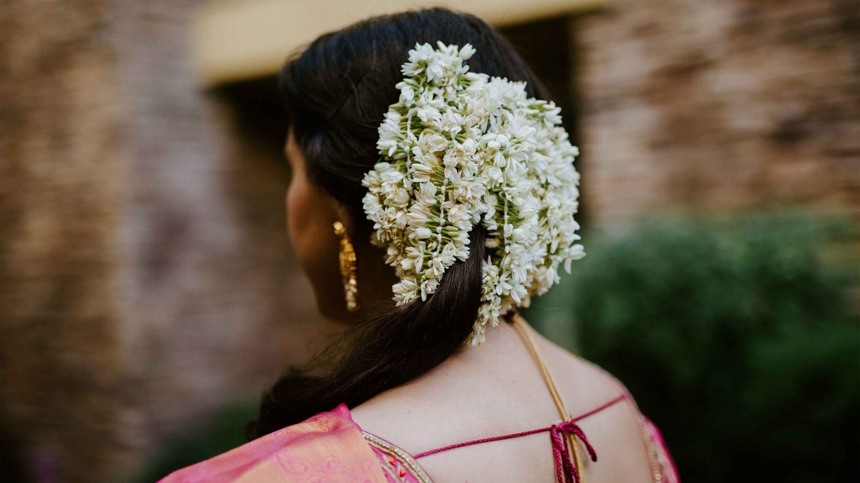 Gajra & Fresh Flowers