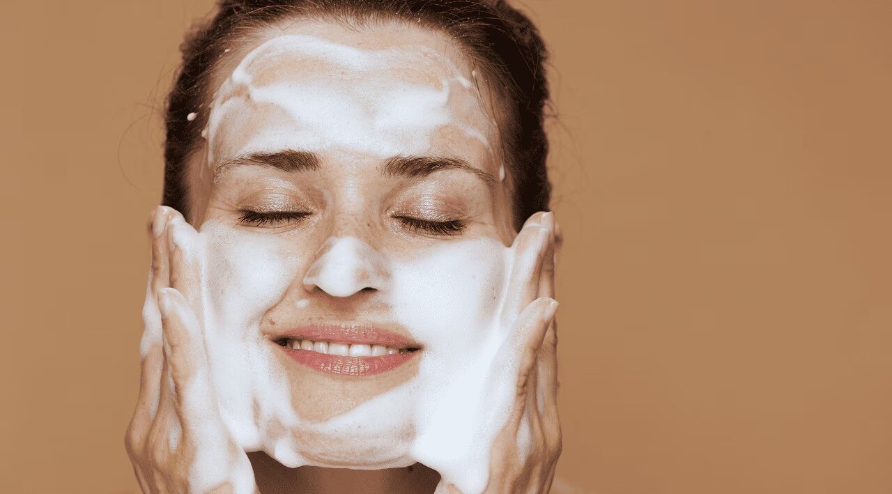 Myths &amp; Misconceptions About De-Tan Face Washes