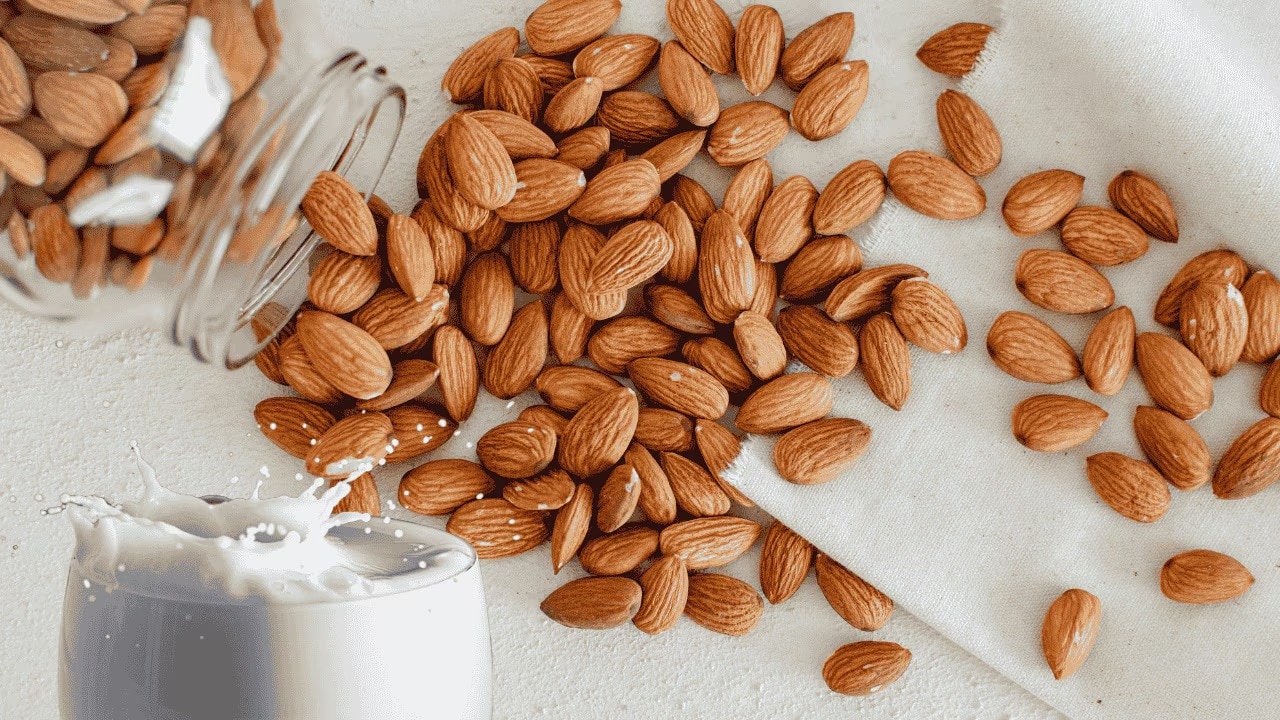 Almond + milk lip scrub for soft lips