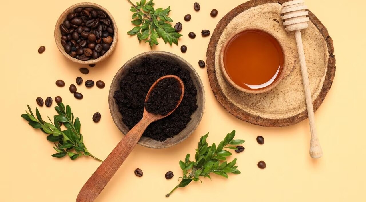 Coffee &amp; Honey Scrub (For Exfoliation &amp; Brightening)
