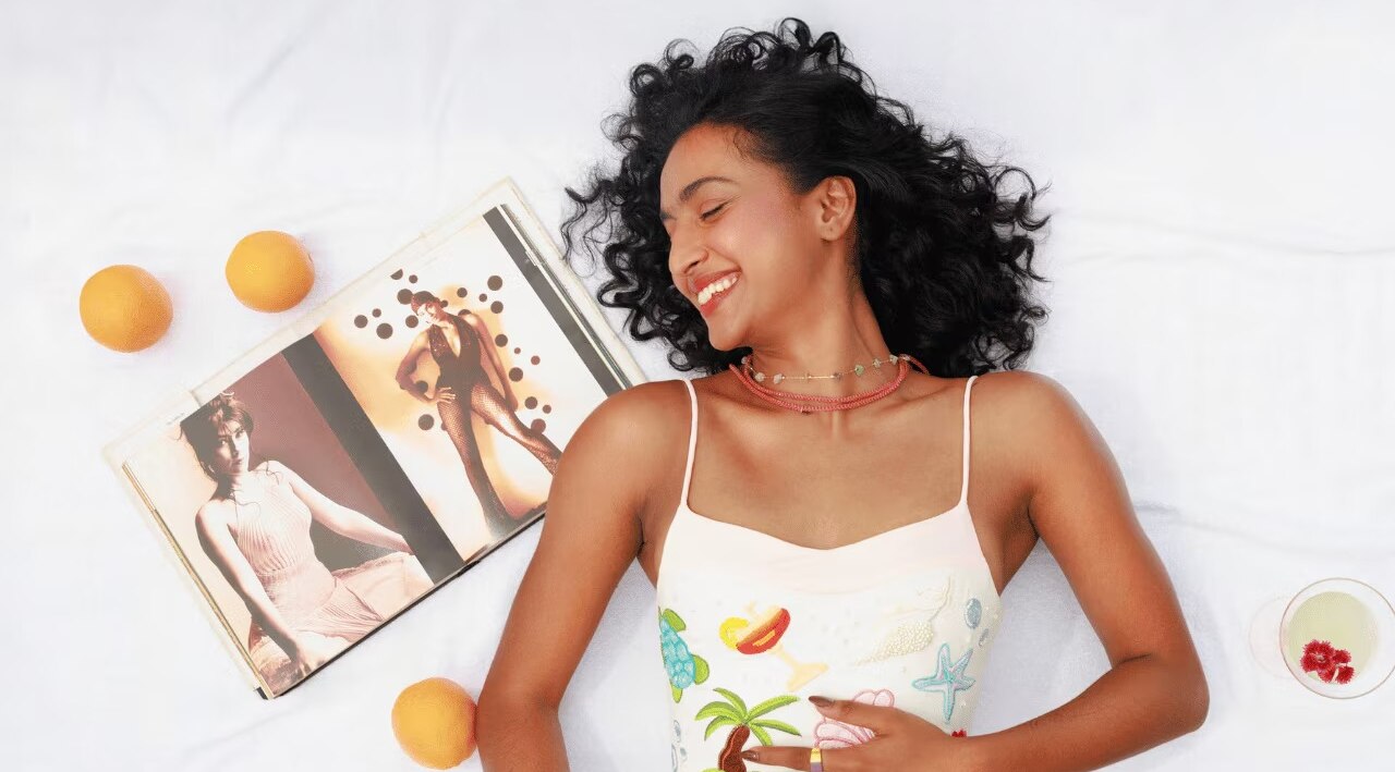 Travel-checklist-and-accessories-for-women