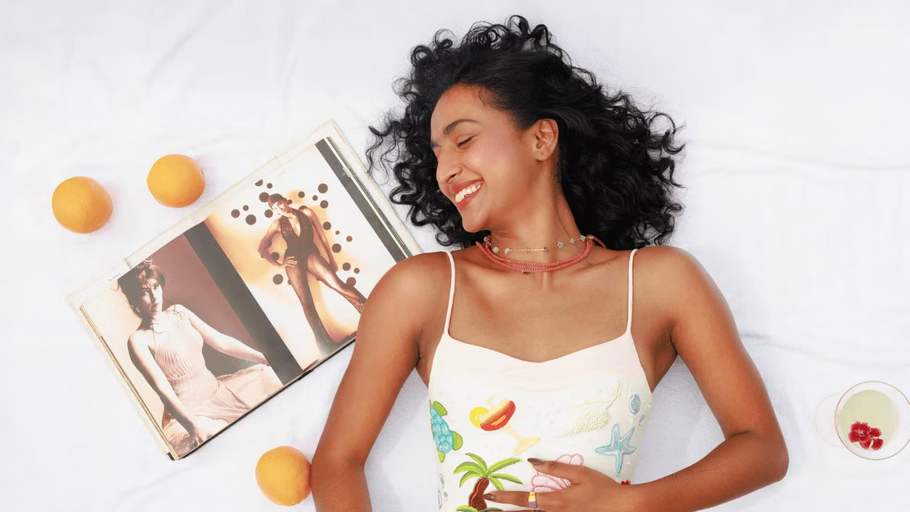 Travel-checklist-and-accessories-for-women