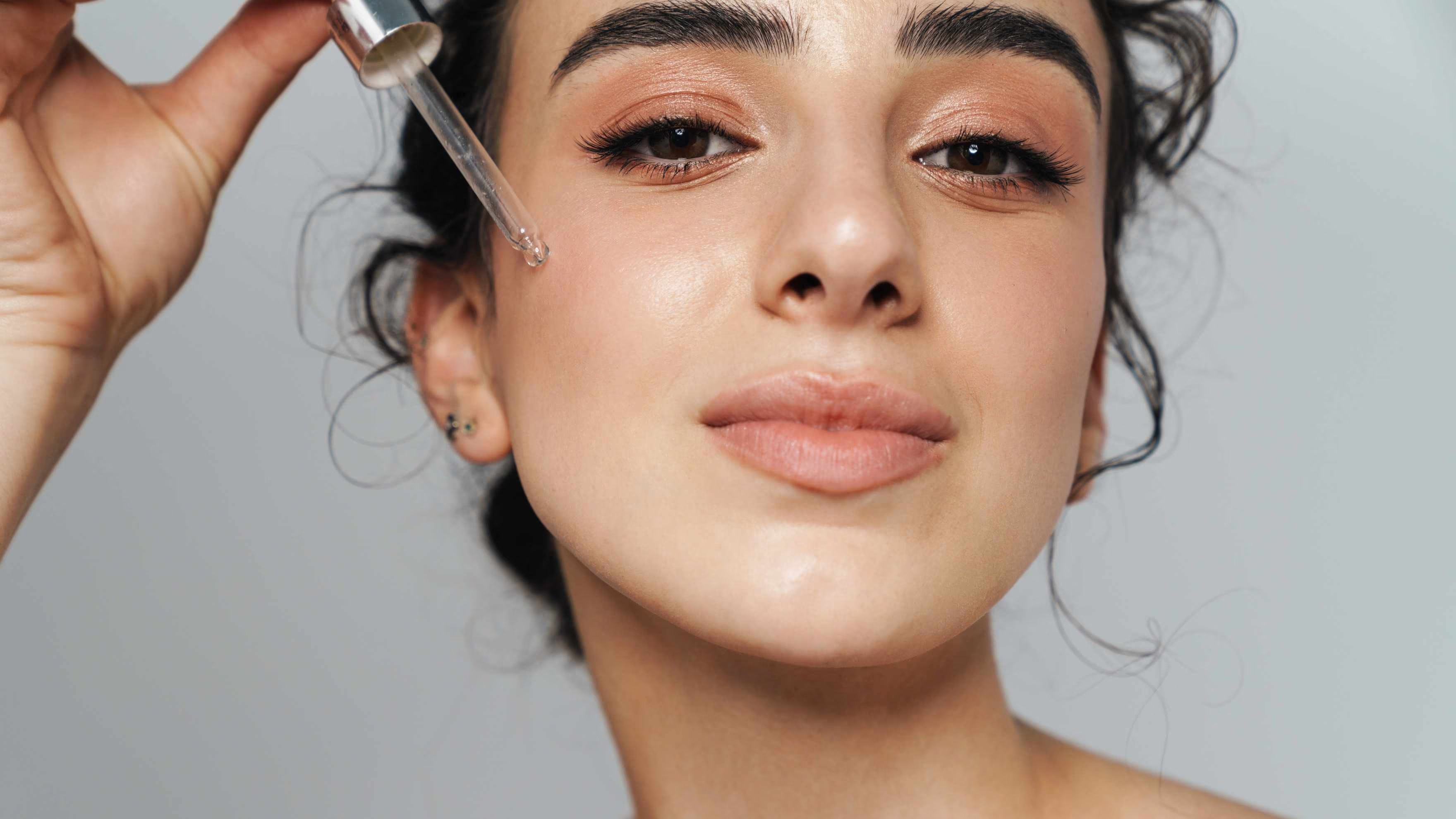 How to Use Brightening & Lightening Serums the Right Way