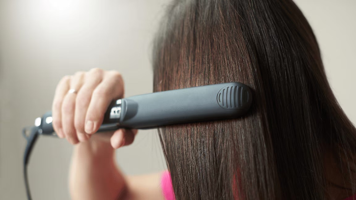 9 Useful Tips To Apply Before Using A Hair Straightener