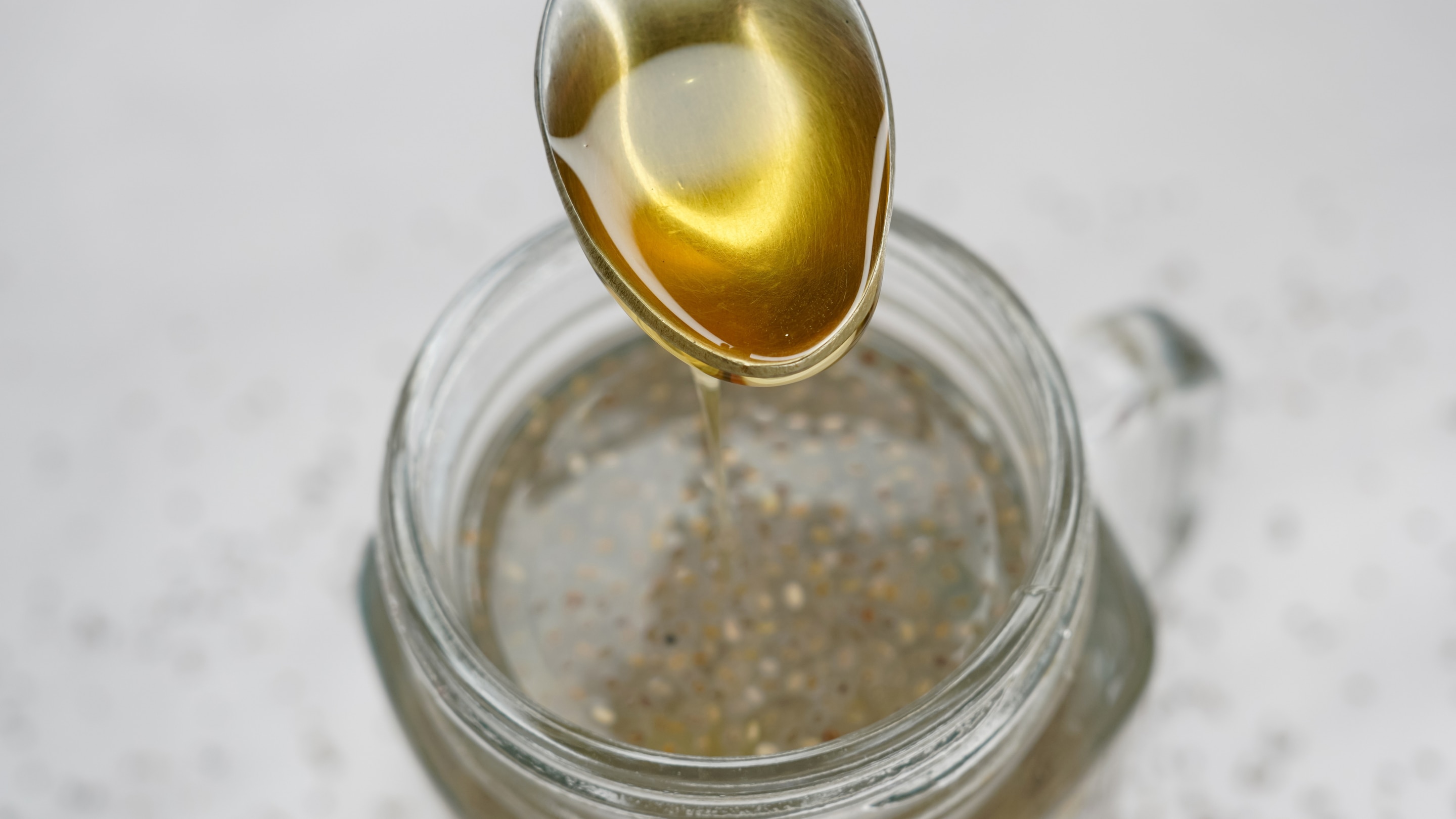2. Glow-Boosting Chia + Honey Mask (For Dull Skin)