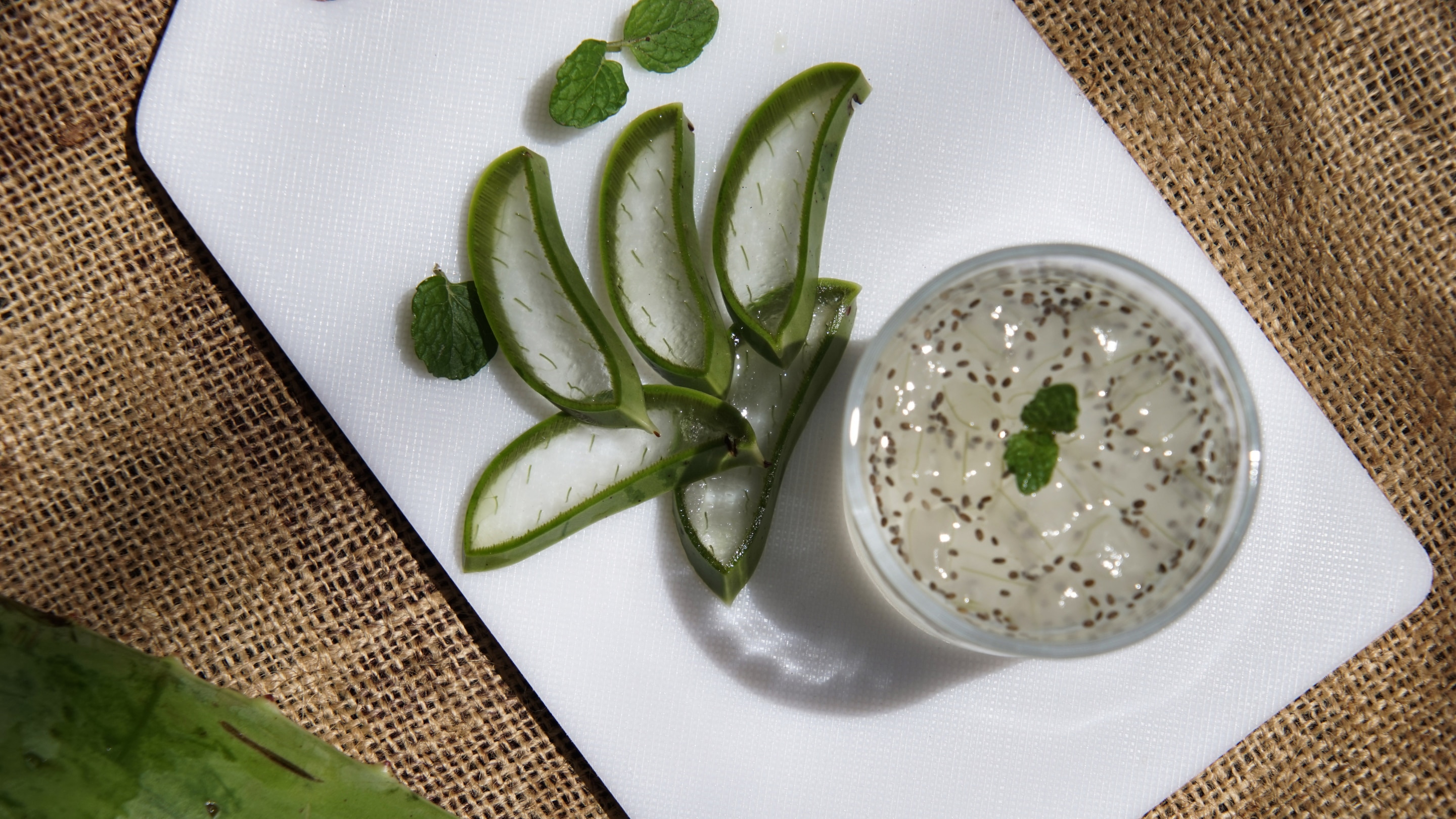 1. Hydrating Chia + Aloe Vera Mask (For Dry Skin)