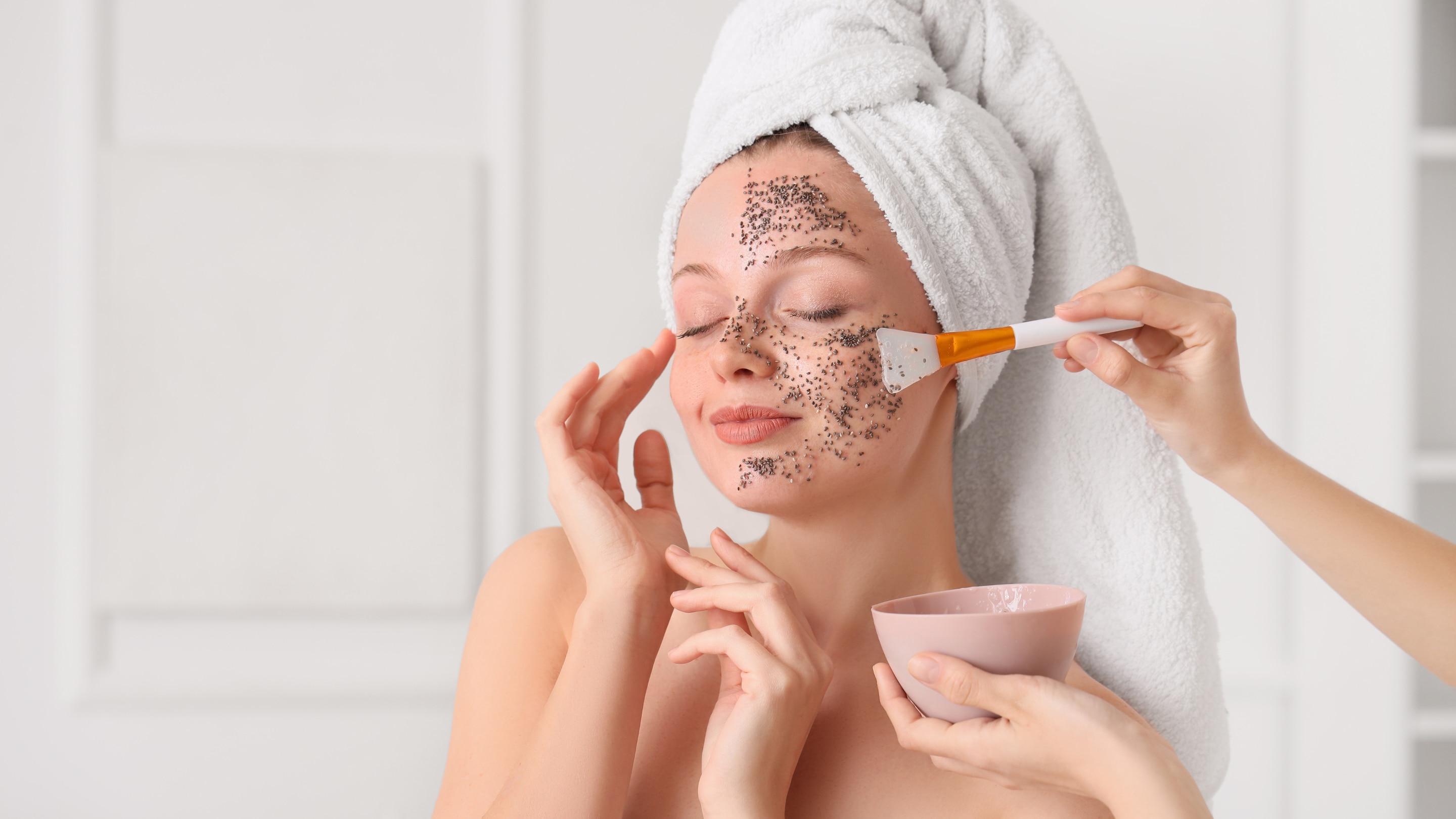 How to Apply a Chia Seed Face Mask Correctly