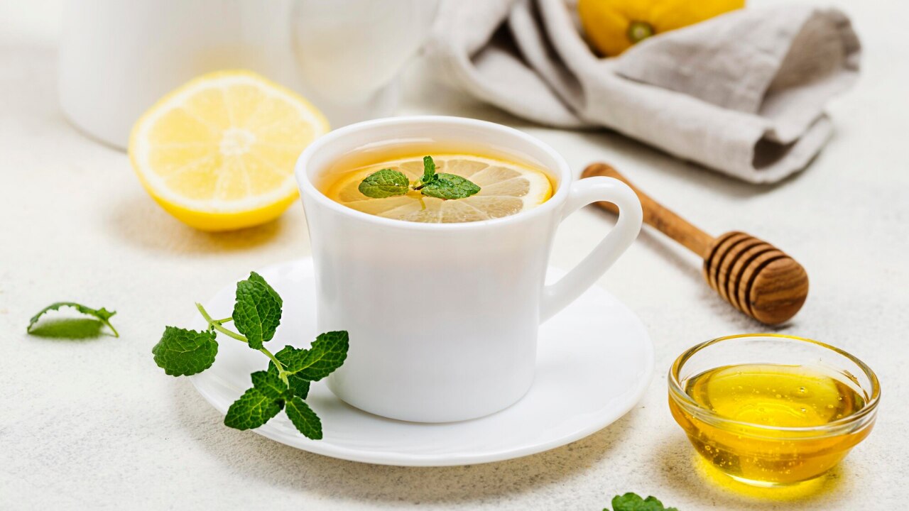 1. Calming Green Tea & Honey Mask