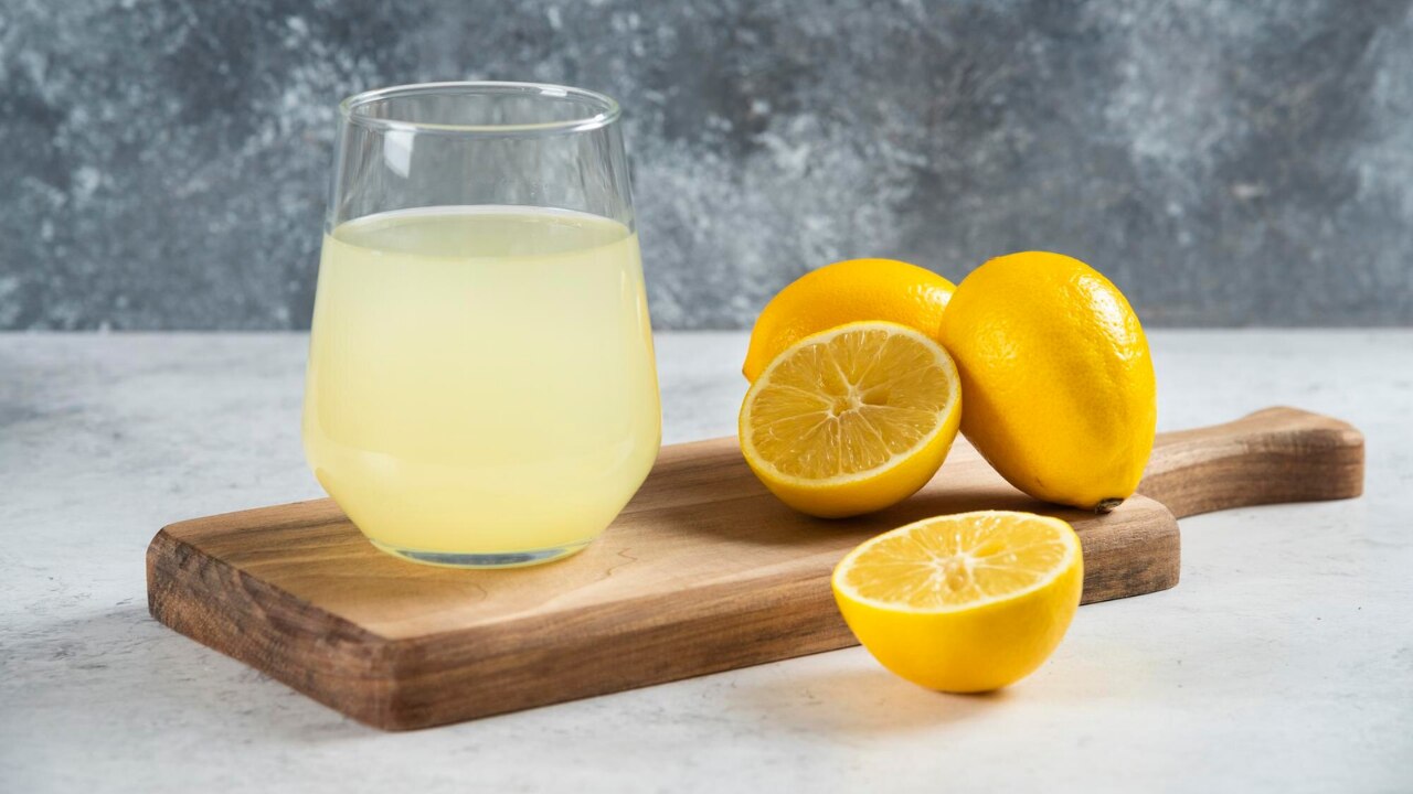 3. Egg White & Lemon Juice - The Oil Control and Volume Mask