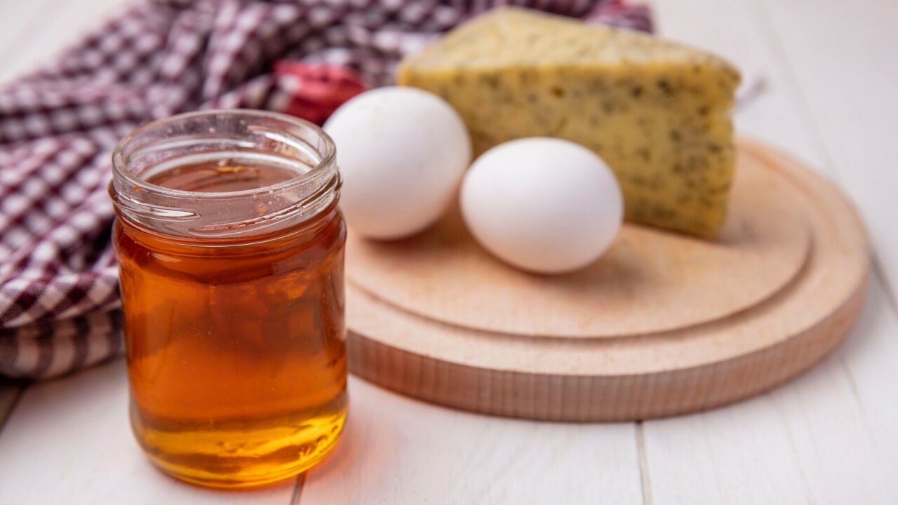 2. Egg Yolk & Honey -  The Shine and Moisture Booster