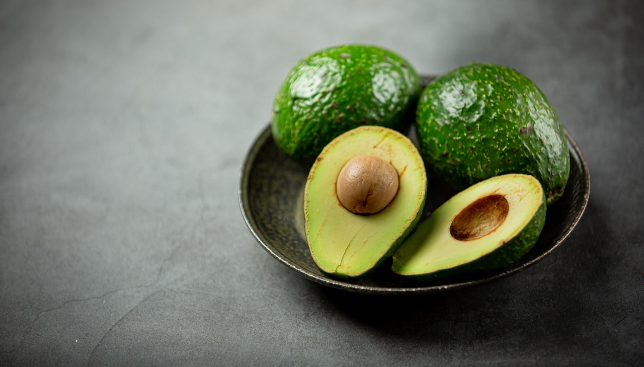 4. Whole Egg & Avocado - The Deep Repair and Softening Mask