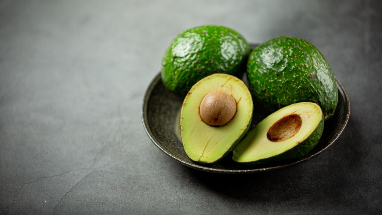 4. Whole Egg & Avocado - The Deep Repair and Softening Mask