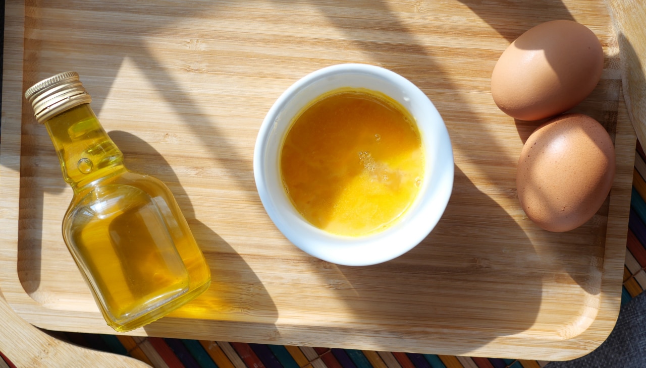 7. Whole Egg, Castor Oil & Biotin Shampoo - The Vitamin Boost Mask