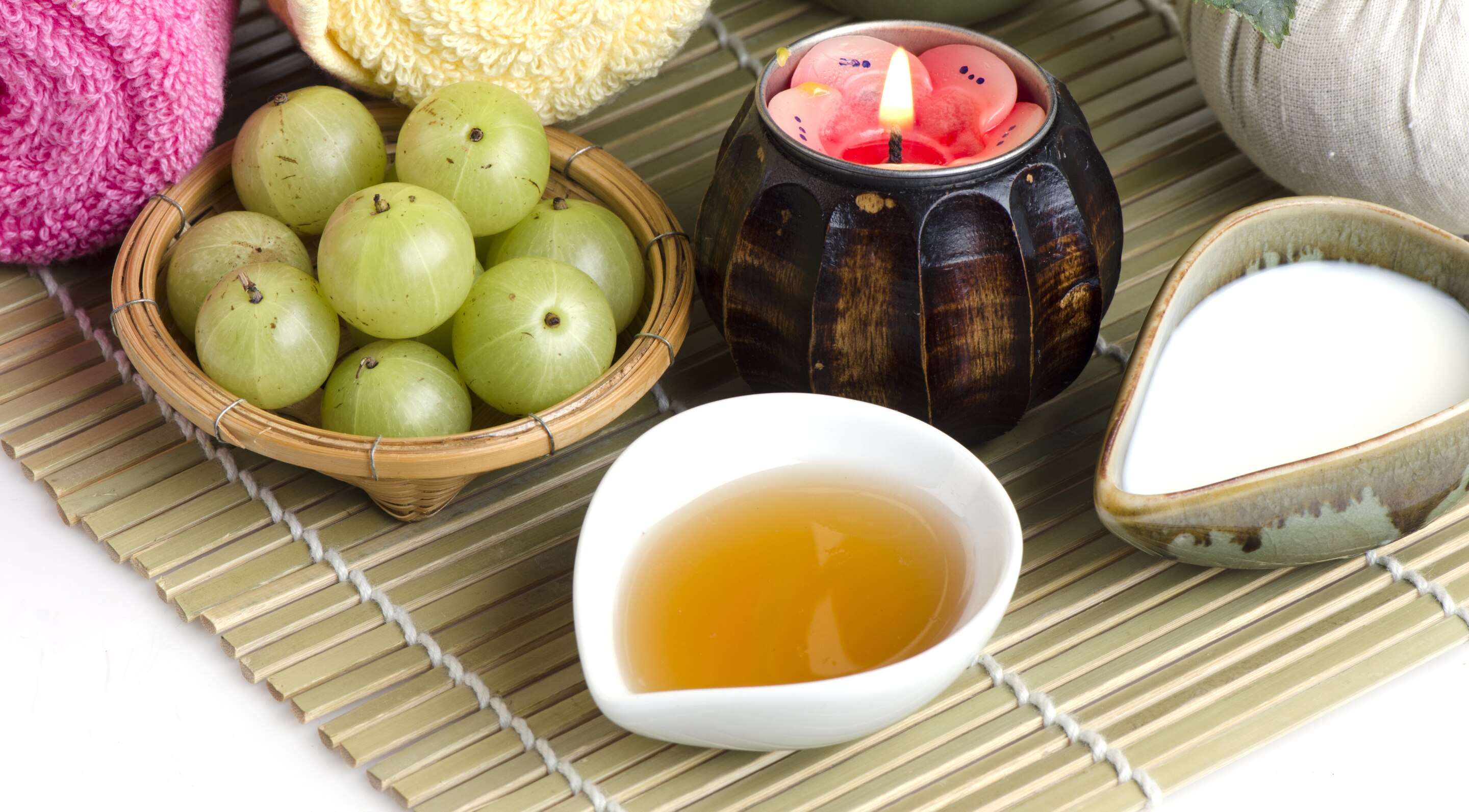 1. Amla & Honey Brightening Mask