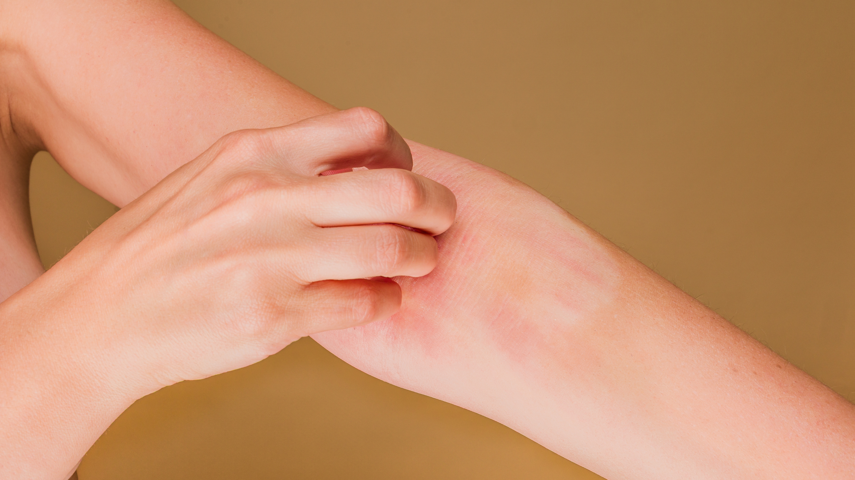 Aloe Vera Gel Side Effects & When to Avoid