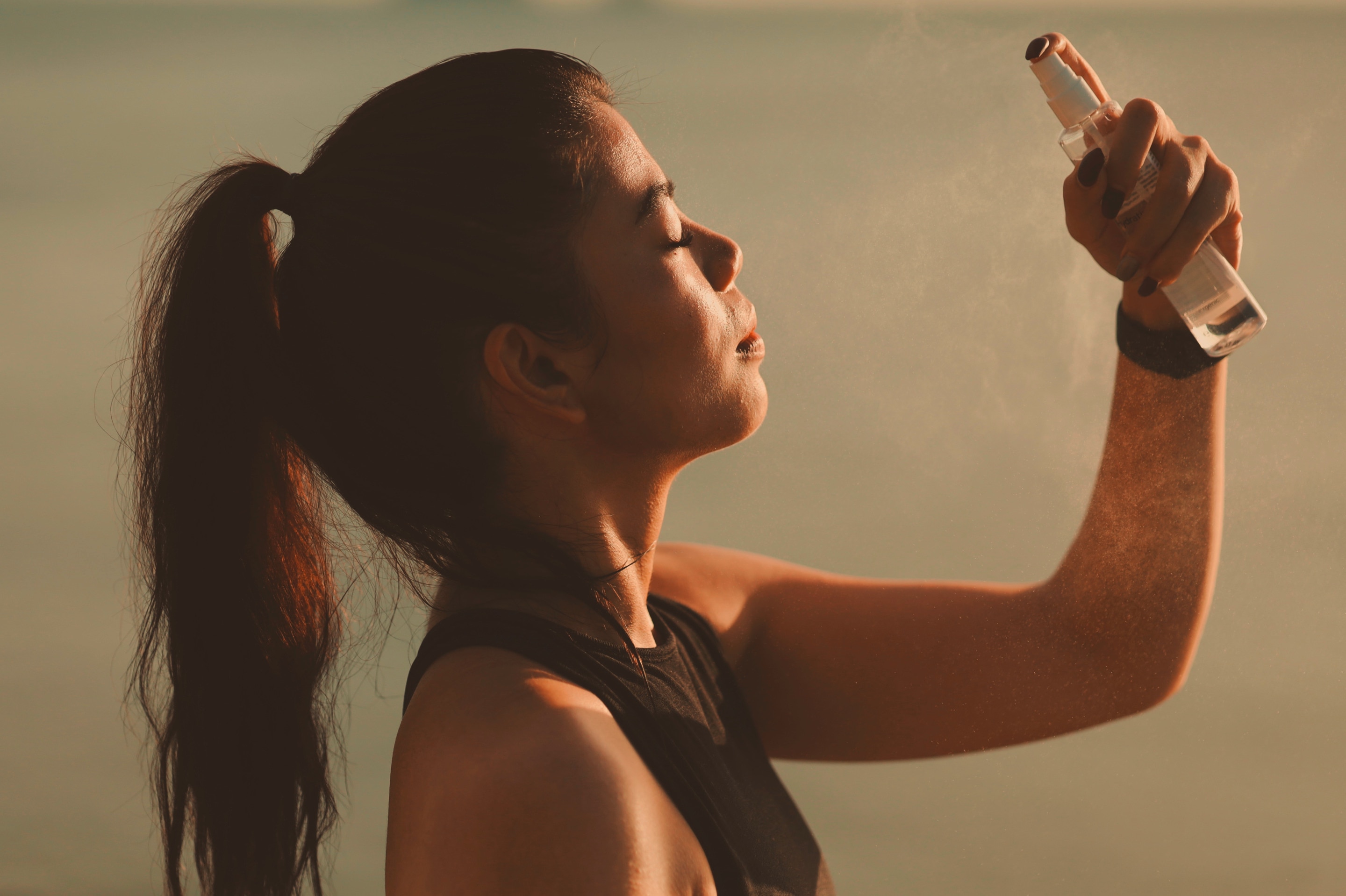 5 Benefits of Hypochlorous Acid for Acne-Prone Skin