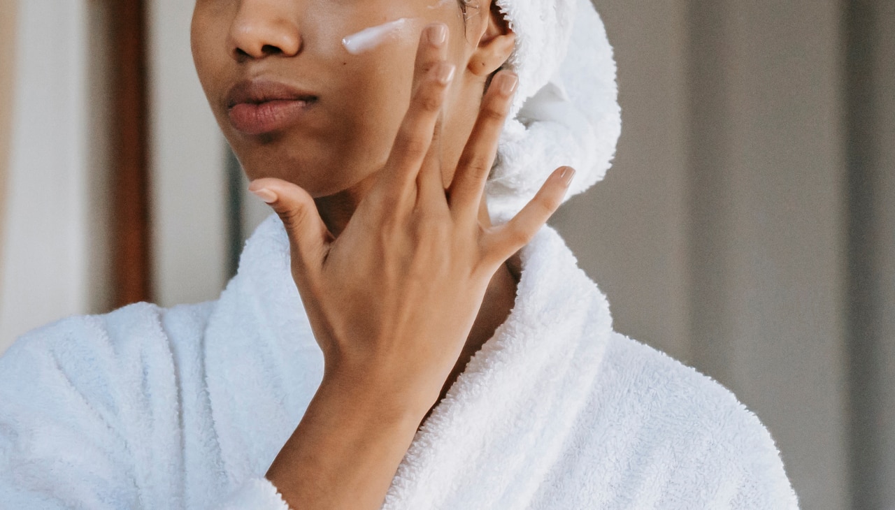 How to Use a Hyaluronic Acid Moisturiser