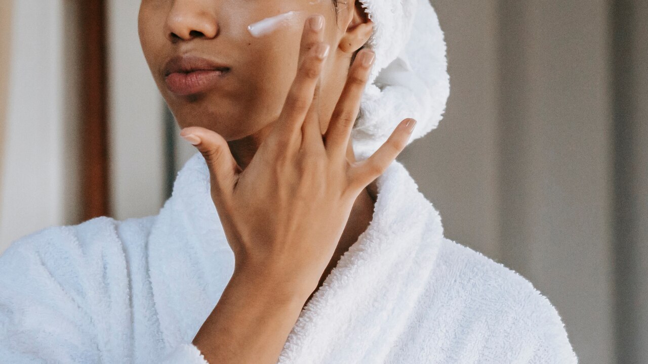 How to Use a Hyaluronic Acid Moisturiser