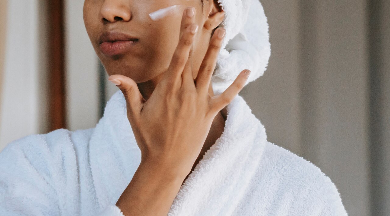 How to Use a Hyaluronic Acid Moisturiser