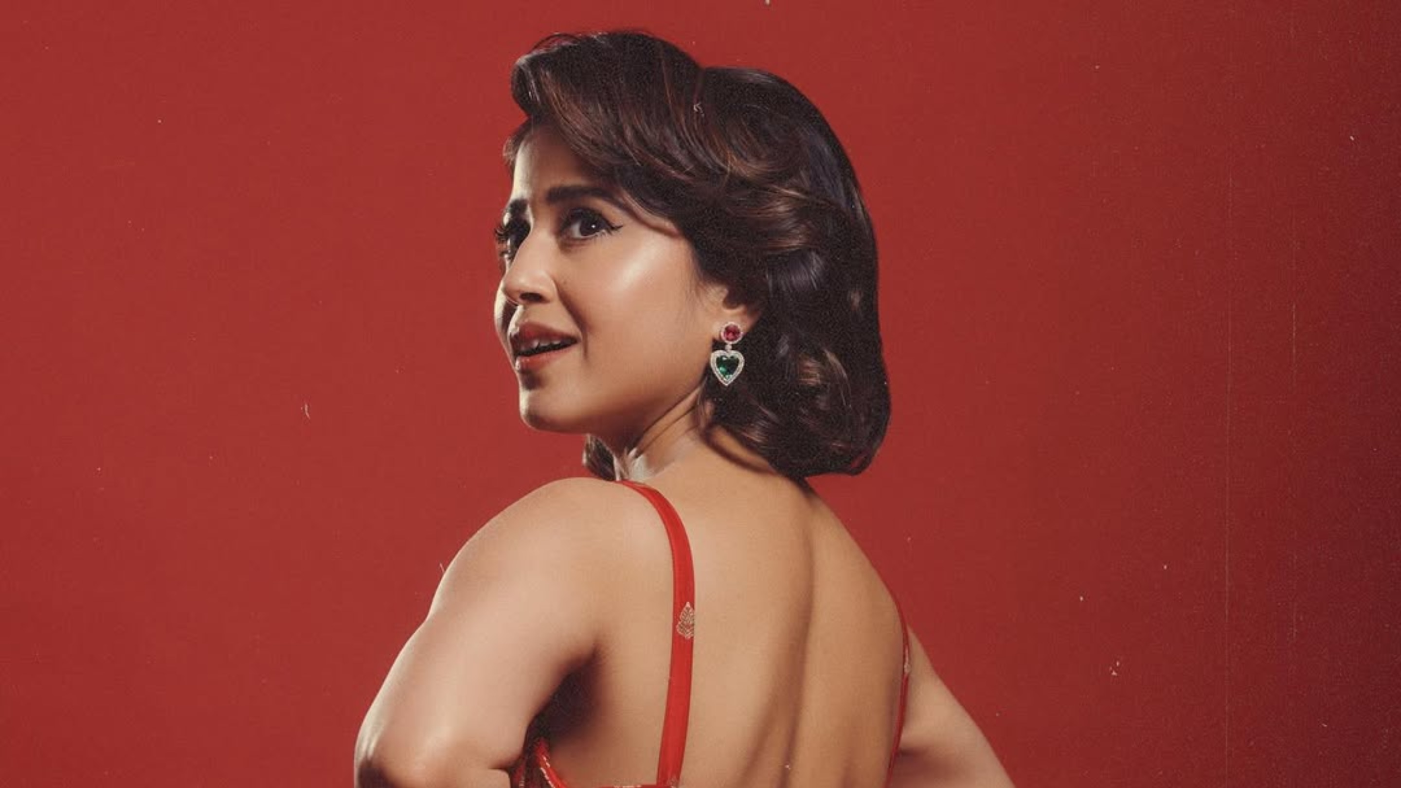 1. Wavy Bob Open Hairstyle